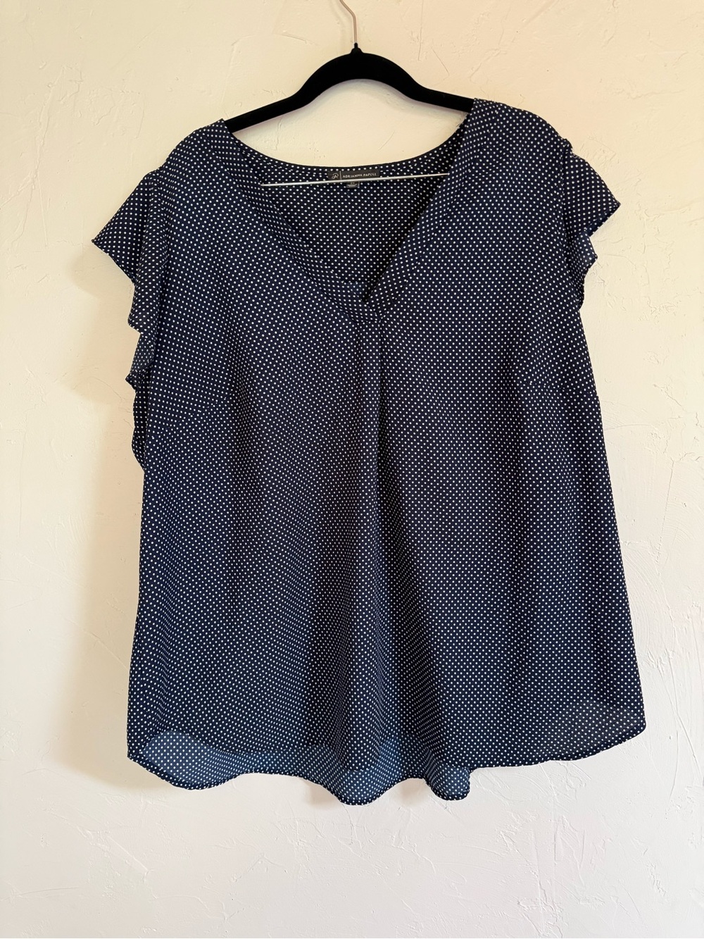 Adrianna Papell Navy and White Polka Dot V-Neck Flutter Sleeve Top